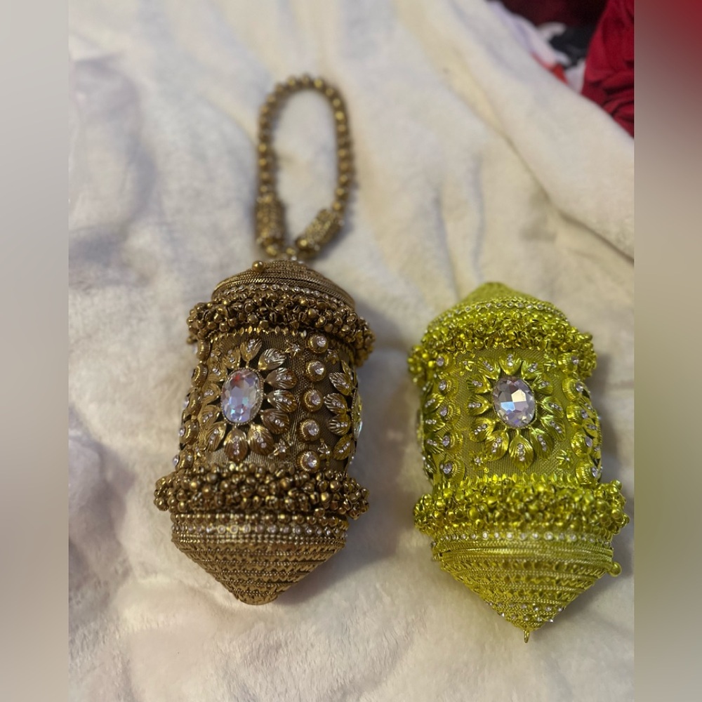 Purses handheld, very unique, elegant, and rare find find